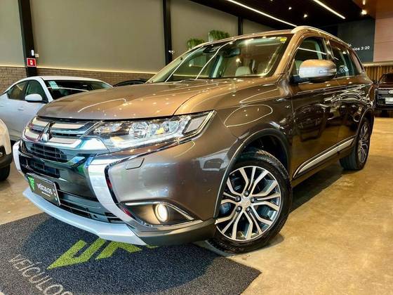 MITSUBISHI OUTLANDER 3.0 GT 4X4 V6 24V GASOLINA 4P AUTOMÁTICO